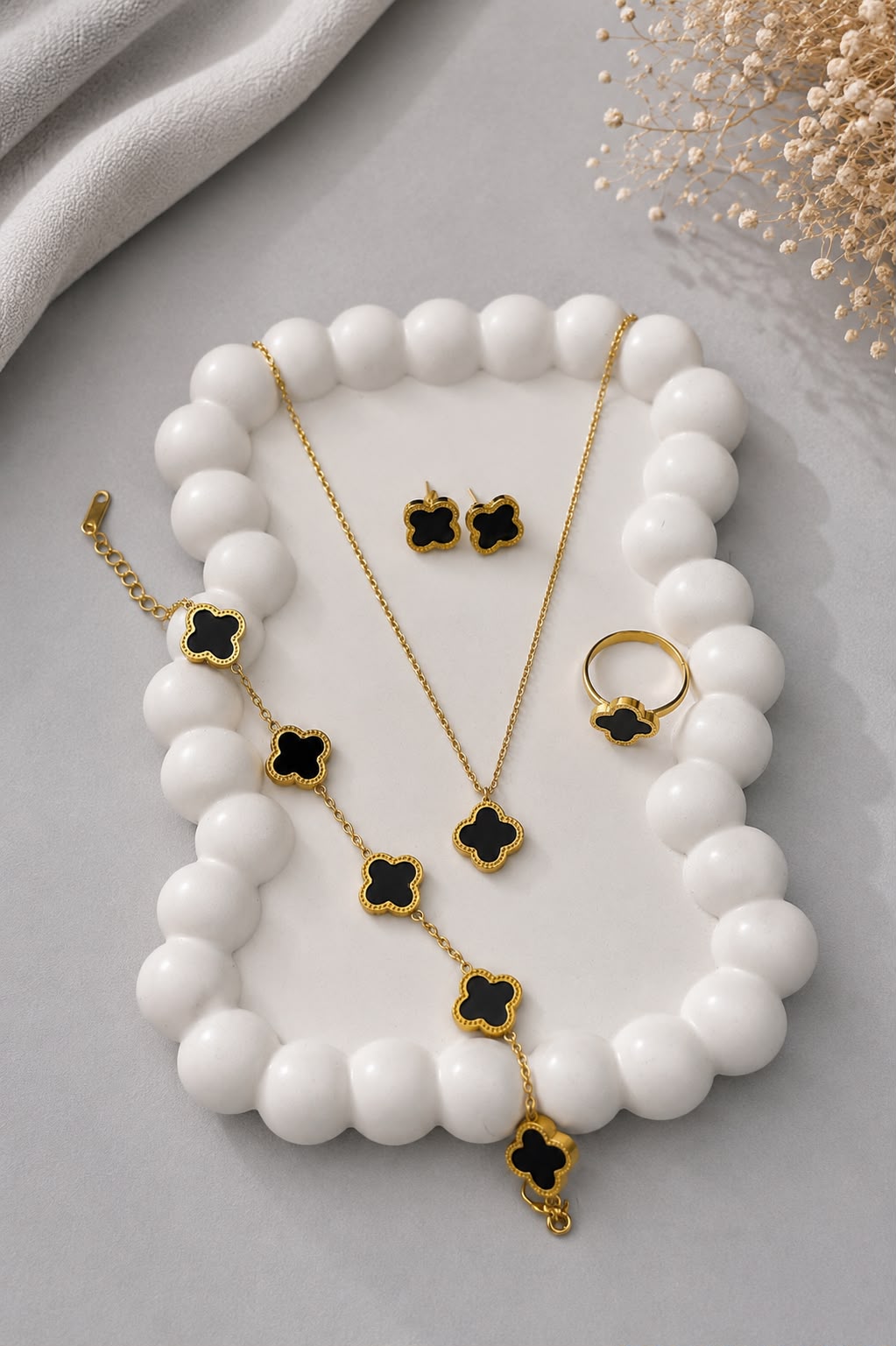 Black Clover Set (4 pieces)