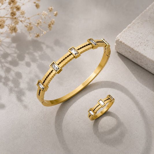 Crystal Luxe Cartier (with ring)