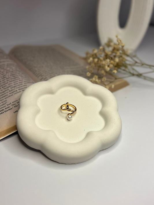 Mermaid Pearl Ring (Adjustable)