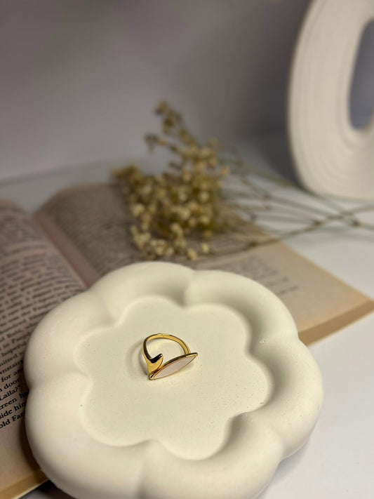 Golden Petal Ring (Adjustable)